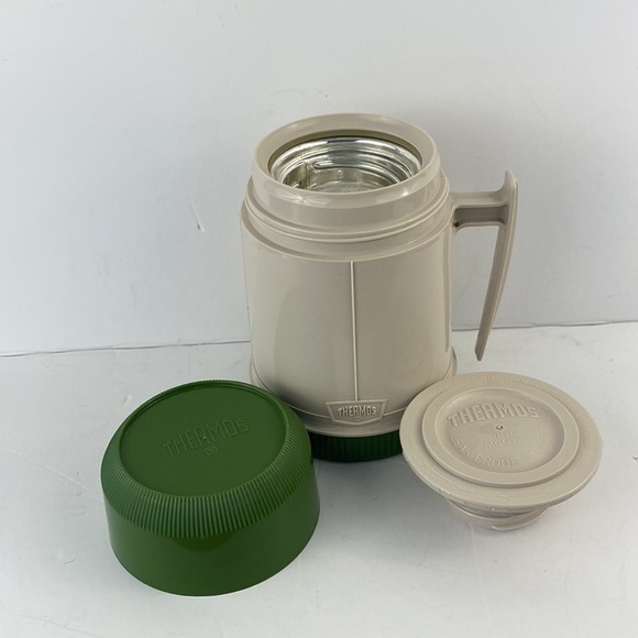 Vintage thermos green cream, 1.5 cup capacity glass liner handle. - Picture 2 of 8